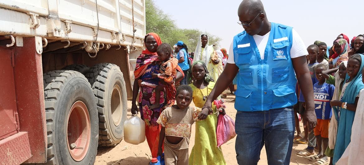 Refugees from Sudan are relocated between camps in Chad. Photo: Aristophane Ngargoune/UNHCR